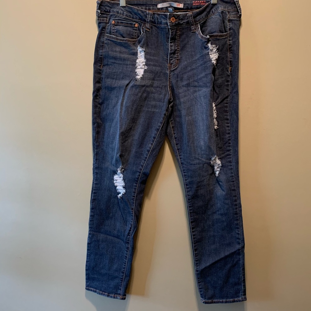 !iT. Women’s skinny jeans size 16